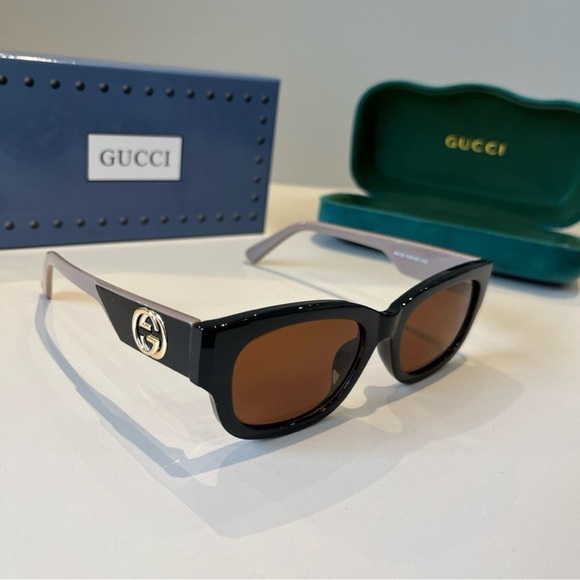 Gucci Black and Brown Sunglasses - Picture 1 of 3